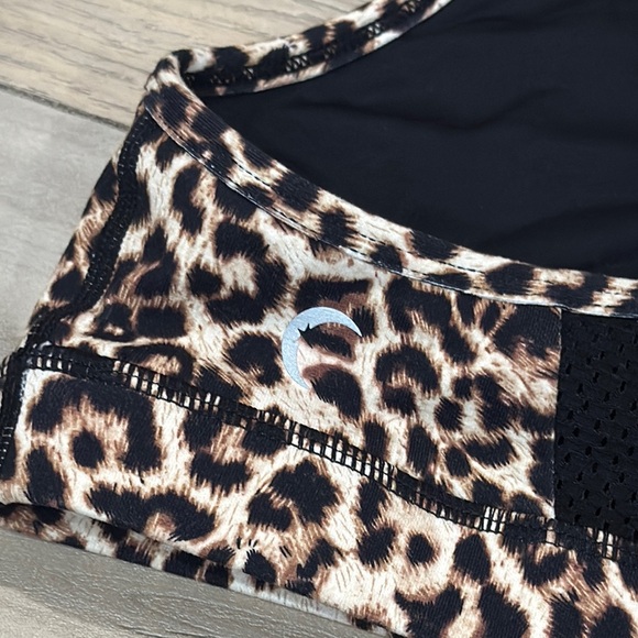 ZYIA Leopard Print Sports Bra - Picture 4 of 8